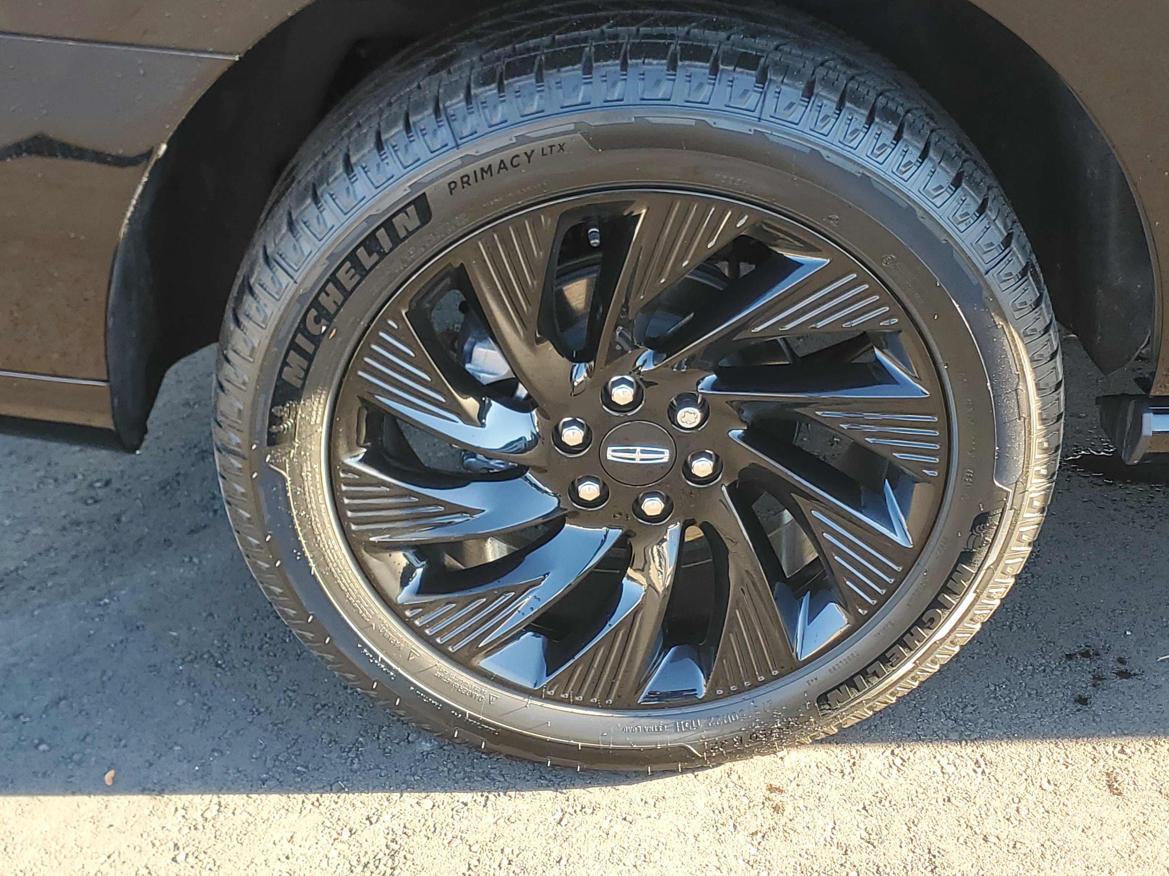 New 2026 Lincoln Navigator Reserve w/ Jet Appearance Package AWD/4WD image 5