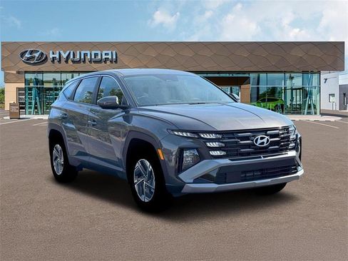 New 2026 Hyundai Tucson Blue SE image 11