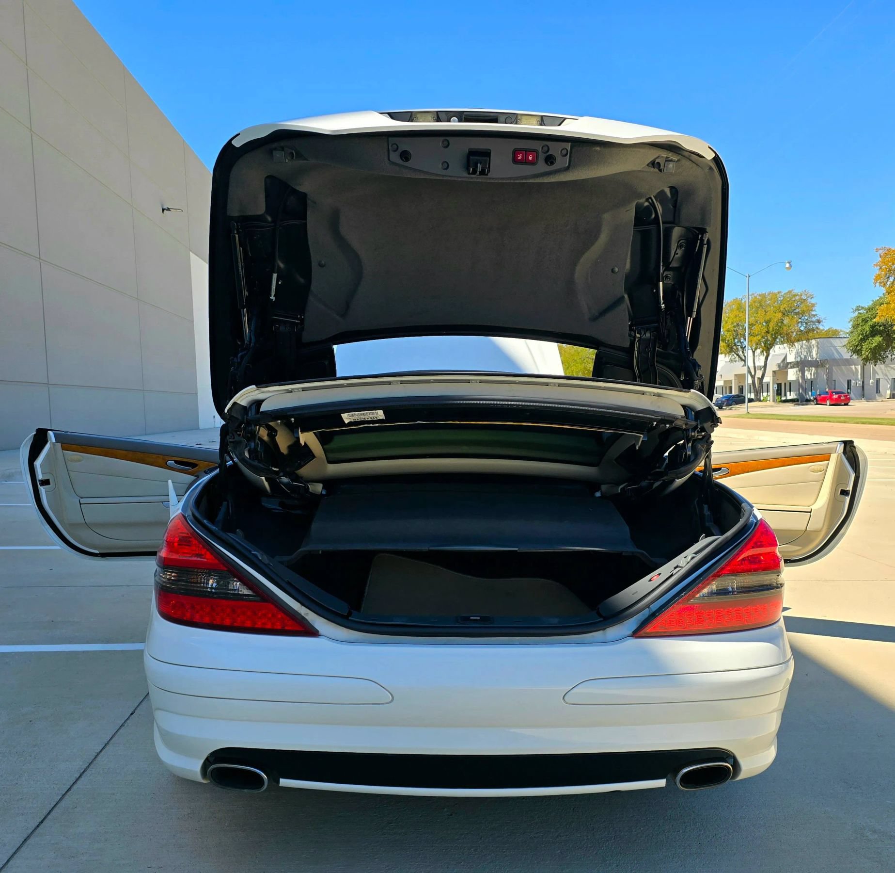 Used 2008 Mercedes-Benz SL 550 image 17