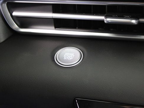 Used 2025 Hyundai Elantra Blue image 14