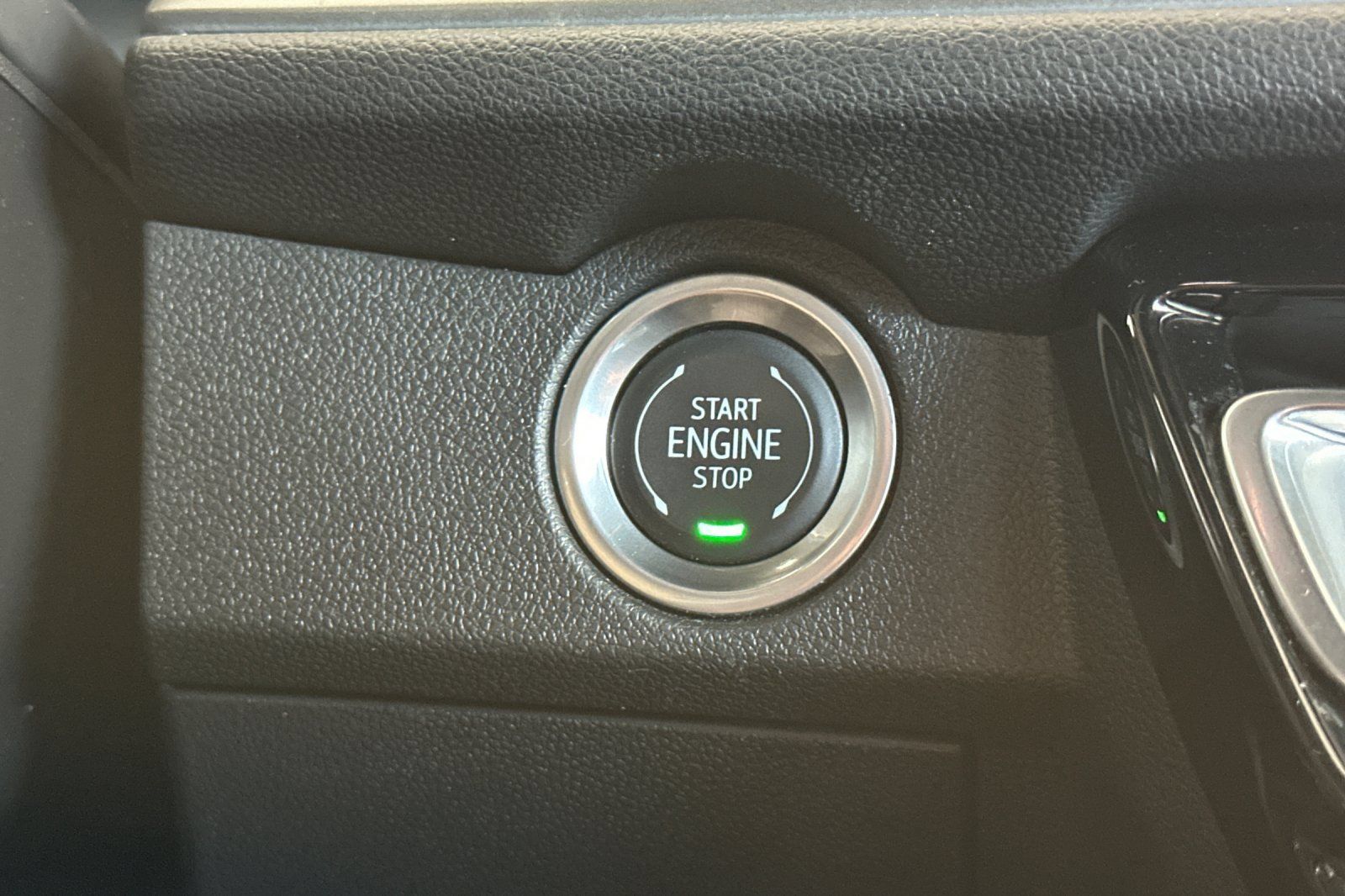 Used 2024 Chevrolet Traverse LT FWD image 35