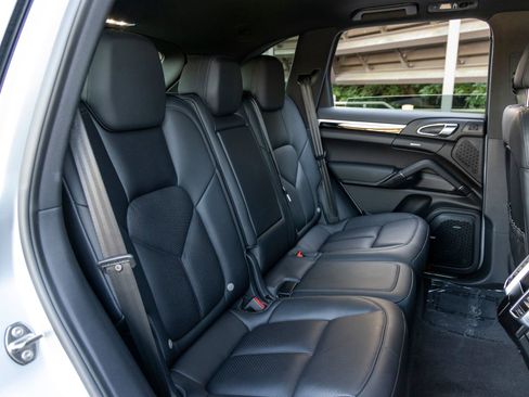 Used 2016 Porsche Cayenne image 52