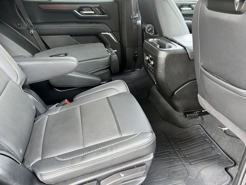 Used 2025 GMC Yukon Denali w/ Denali Reserve Package AWD/4WD image 26