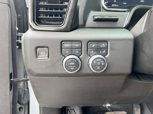 Used 2024 GMC Sierra 1500 AT4 w/ Technology Package AWD/4WD image 18