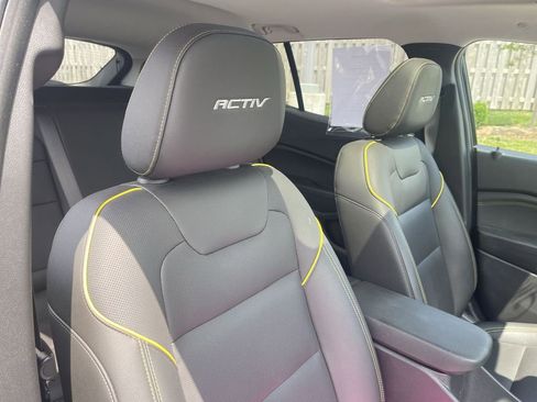 Used 2024 Chevrolet Trax ACTIV w/ Sunroof Package FWD image 27