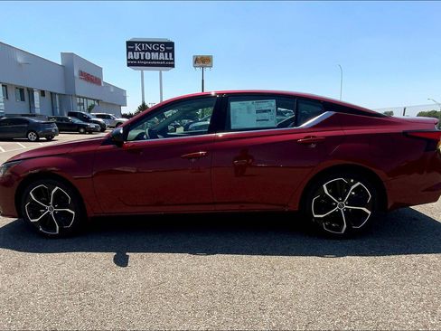 New 2025 Nissan Altima 2.5 SR w/ SR Premium Package image 23