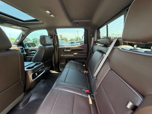 Used 2024 GMC Sierra 1500 Denali AWD/4WD image 5