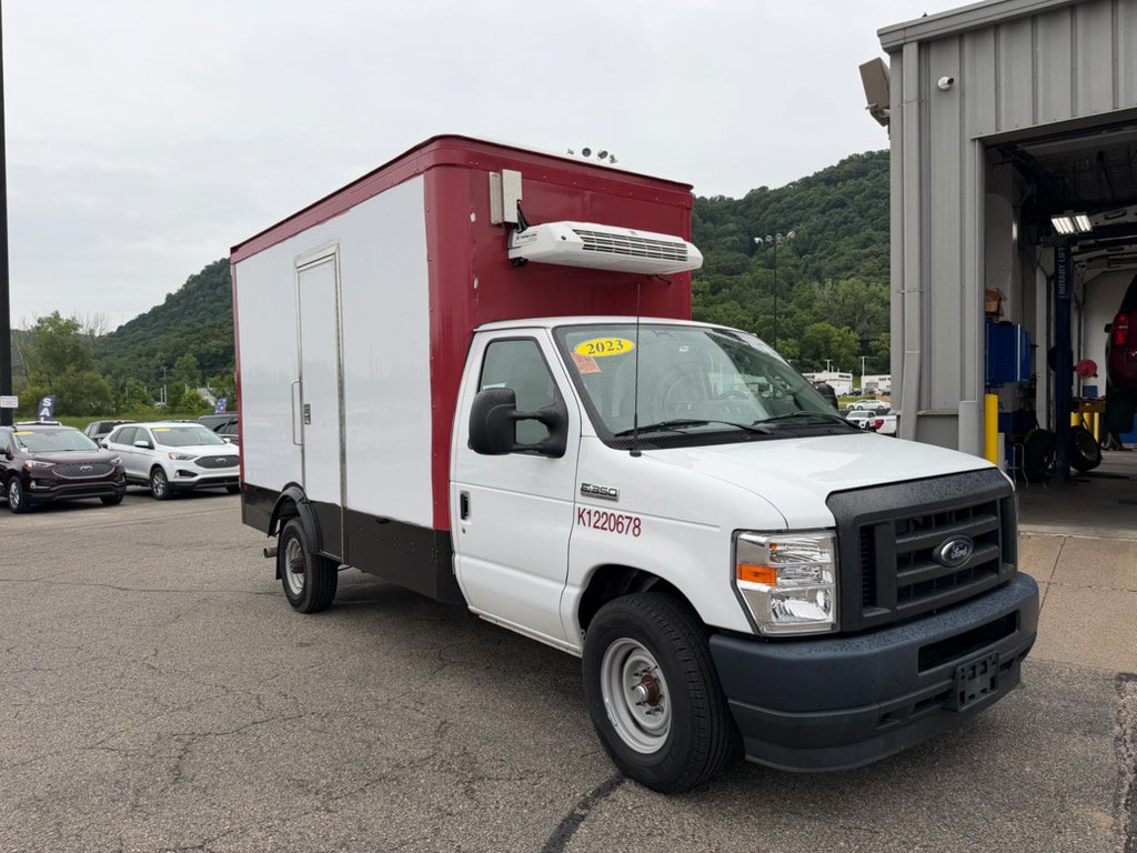 Used 2023 Ford E-350 and Econoline 350 Super Duty w/ Power Windows & Locks Group RWD image 3