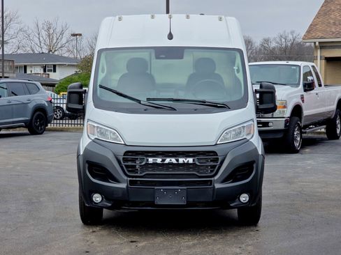 Used 2025 RAM ProMaster 2500 w/ Convenience Group image 3