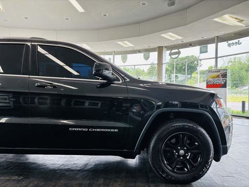 Used 2016 Jeep Grand Cherokee Laredo w/ Quick Order Package 23E AWD/4WD image 2