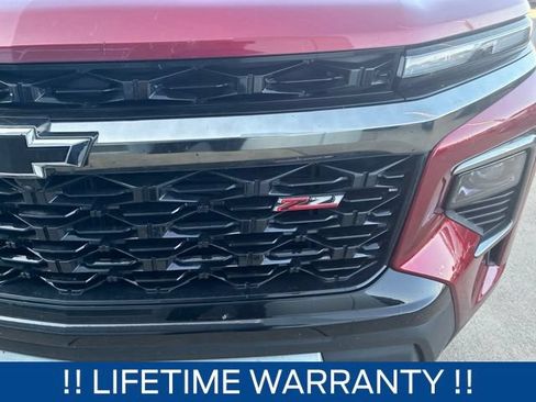 Used 2024 Chevrolet Traverse Z71 AWD/4WD image 3