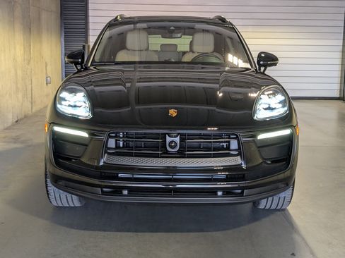 New 2026 Porsche Macan image 12