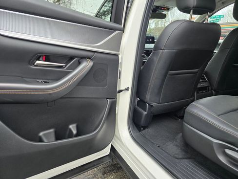 Certified 2024 MAZDA CX-90 Plug-In Hybrid w/ Premium Pkg image 18