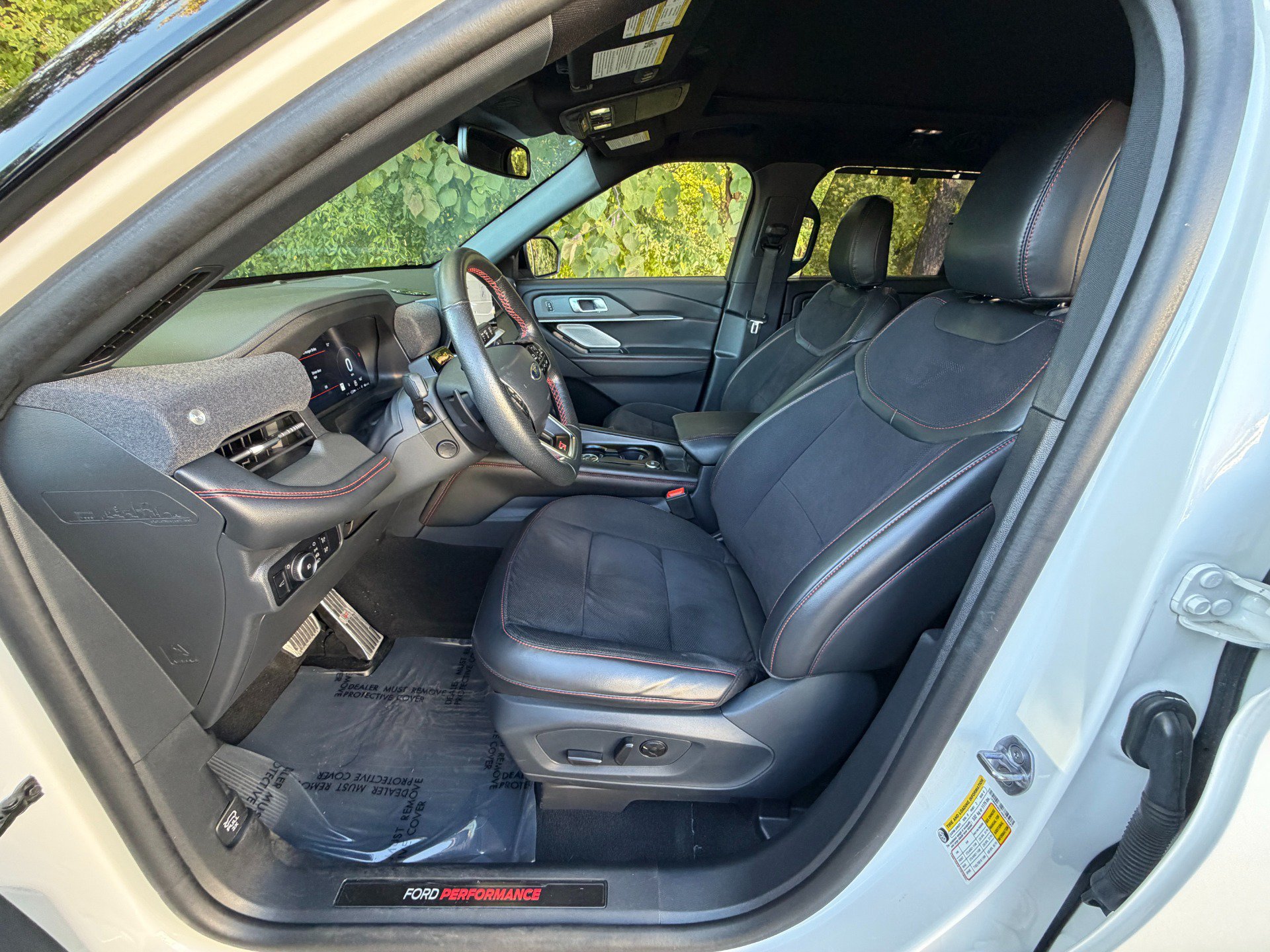 Used 2025 Ford Explorer ST AWD/4WD image 28
