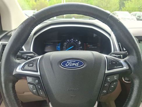 Used 2018 Ford Edge Titanium w/ Equipment Group 301A AWD/4WD image 16