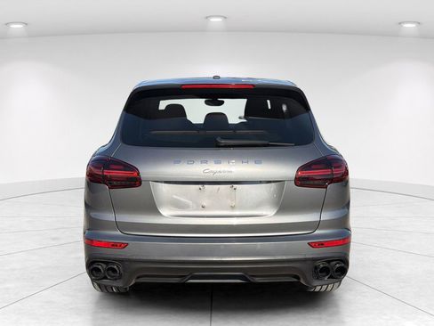 Used 2017 Porsche Cayenne AWD/4WD image 5