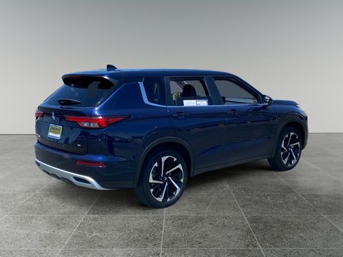 Used 2024 Mitsubishi Outlander SE AWD/4WD image 5