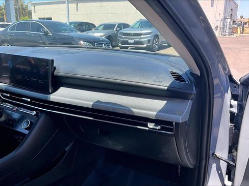 Used 2025 Hyundai Sonata SEL FWD image 30