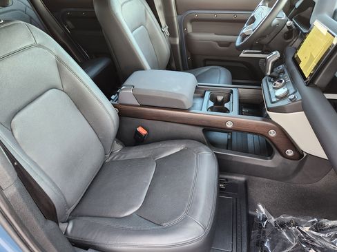 Certified 2023 Land Rover Defender 110 SE image 15