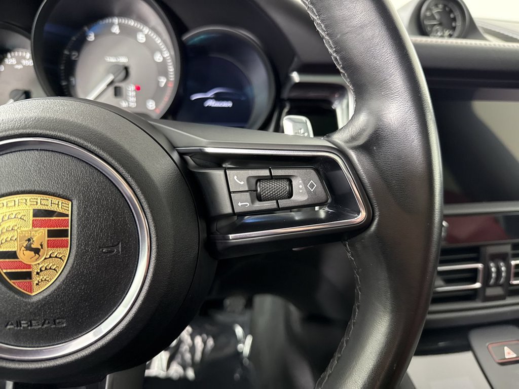 Certified 2023 Porsche Macan AWD/4WD image 38