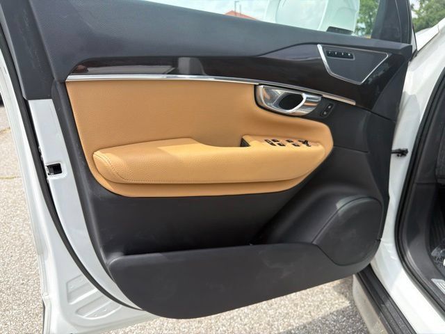 Used 2016 Volvo XC90 T6 Momentum AWD/4WD image 19