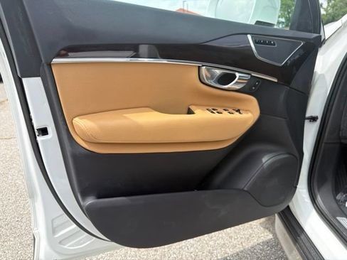 Used 2016 Volvo XC90 T6 Momentum AWD/4WD image 19