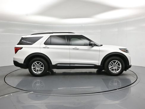 Used 2025 Ford Explorer Active RWD image 27