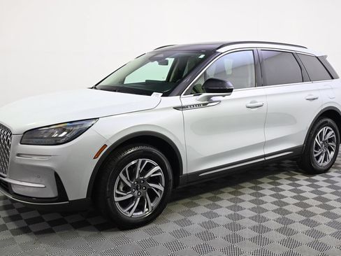 Used 2026 Lincoln Corsair Premiere AWD/4WD image 2