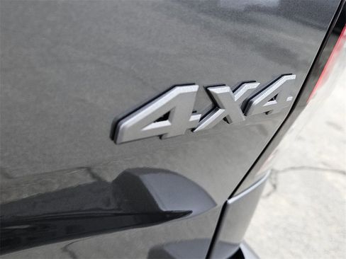 New 2026 Nissan Frontier SV image 8