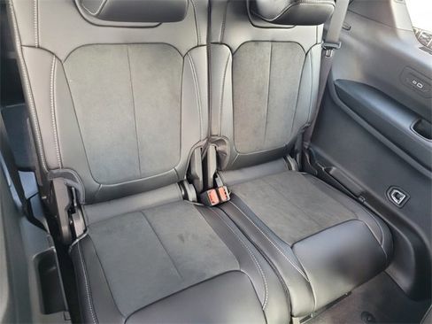 New 2025 Jeep Grand Cherokee L Altitude image 16