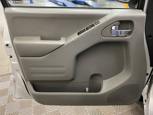 Used 2020 Nissan Frontier SV image 24