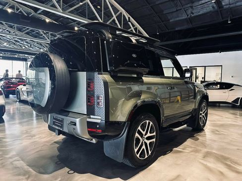 Used 2024 Land Rover Defender 90 X-Dynamic SE AWD/4WD image 5