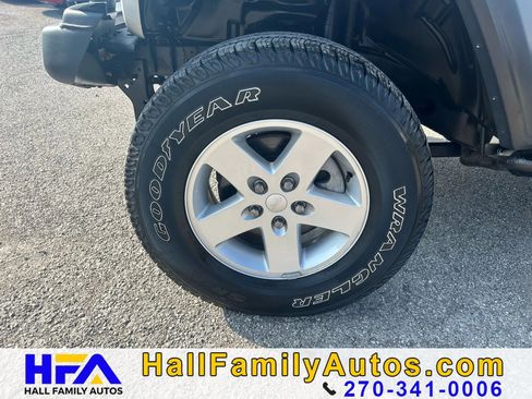 Used 2018 Jeep Wrangler Unlimited Sport AWD/4WD image 9