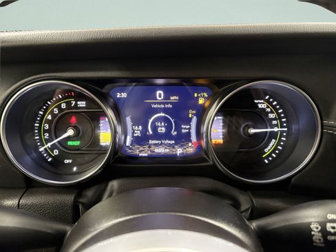 Used 2022 Jeep Wrangler Unlimited Sahara w/ Cold Weather Group image 32