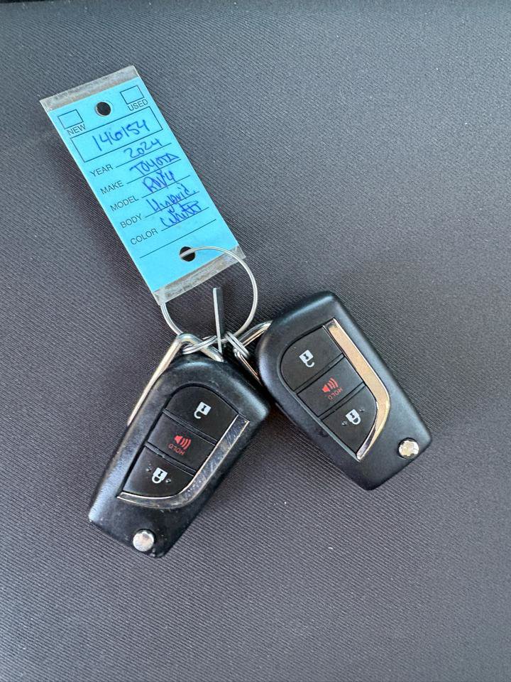 Used 2024 Toyota RAV4 LE AWD/4WD image 15