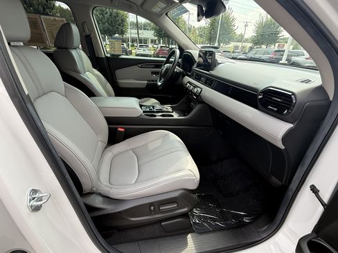 Used 2025 Honda Pilot EX-L image 33