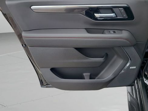 New 2026 Chevrolet Suburban RST w/ Comfort Package RWD image 19