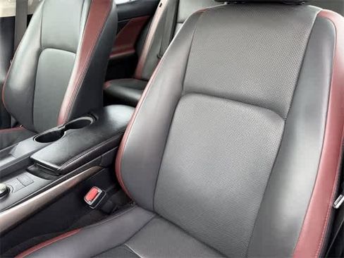 Used 2018 Lexus IS 300 image 30