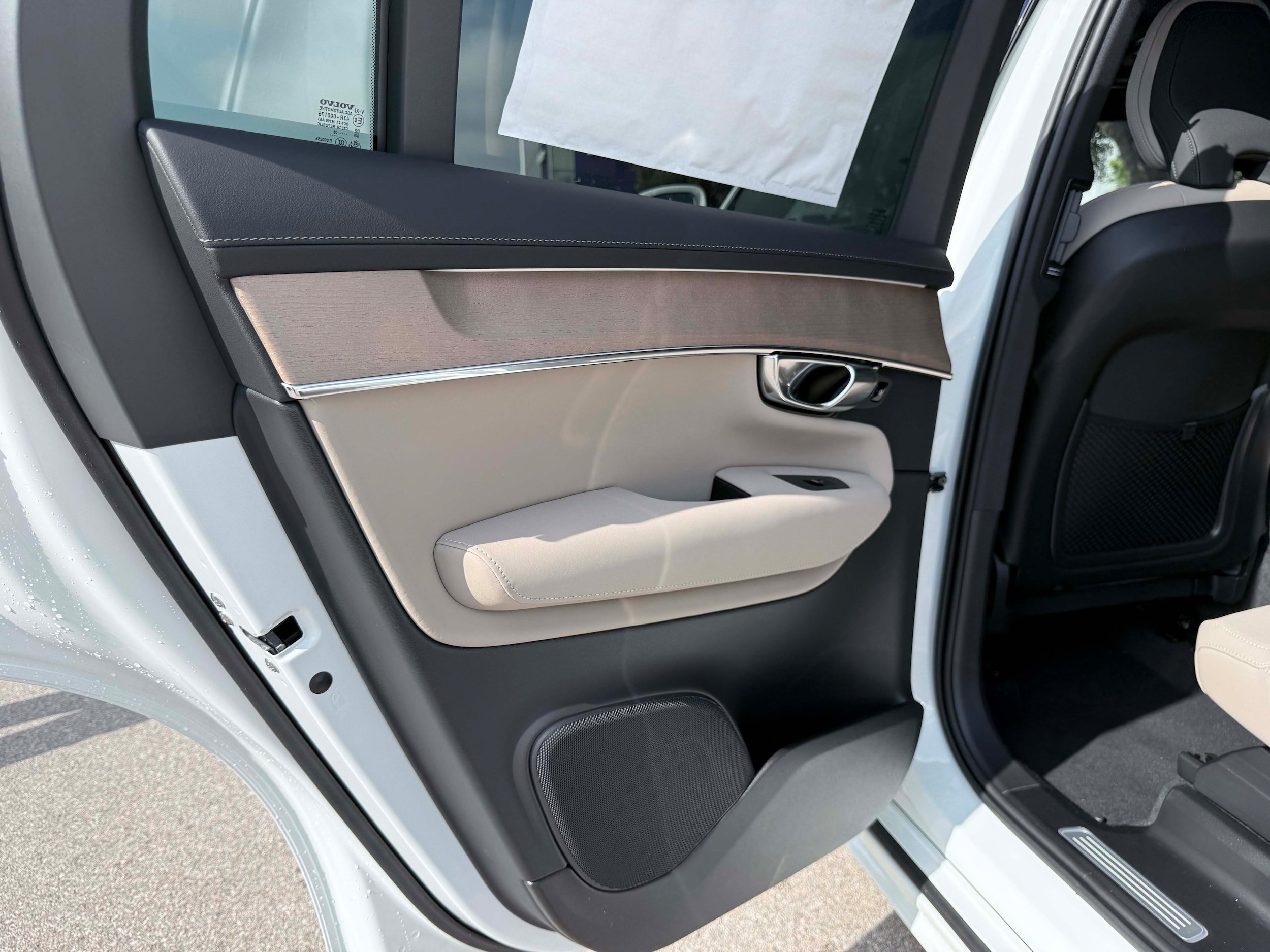 New 2026 Volvo XC90 T8 Plus AWD/4WD image 15
