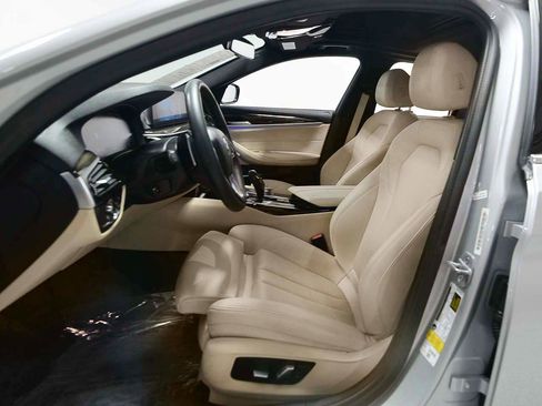 Used 2020 BMW 530i w/ Convenience Package RWD image 8