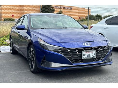 Used 2023 Hyundai Elantra Limited image 2