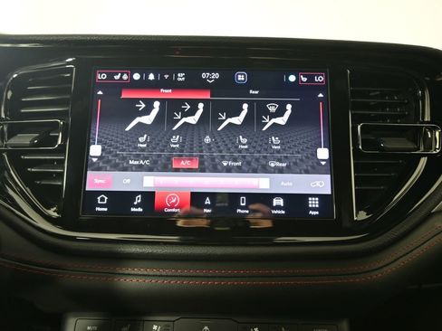 Used 2025 Dodge Durango GT AWD/4WD image 29