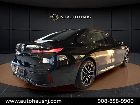 Used 2023 BMW 740i w/ Parking Assistance Package RWD image 6