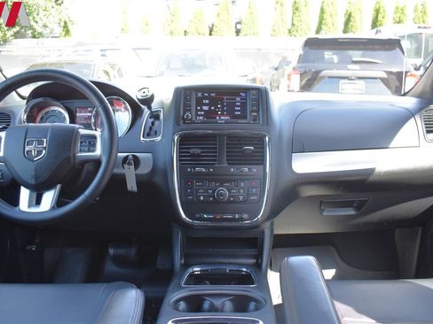 Used 2019 Dodge Grand Caravan GT image 13