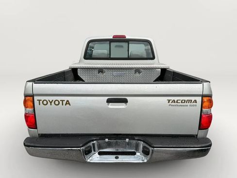 Used 2003 Toyota Tacoma PreRunner RWD image 4