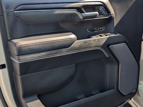 Used 2023 GMC Sierra 1500 AT4X image 15