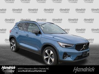 Used 2025 Volvo XC40 B5 Plus video 1