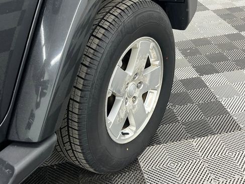 Used 2010 Jeep Wrangler Unlimited Sahara w/ Dual Top Group image 10