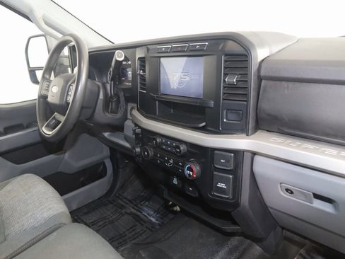 Used 2023 Ford F350 XLT image 33