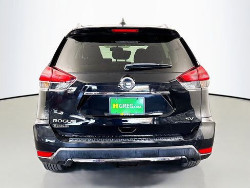 Used 2018 Nissan Rogue SV image 8